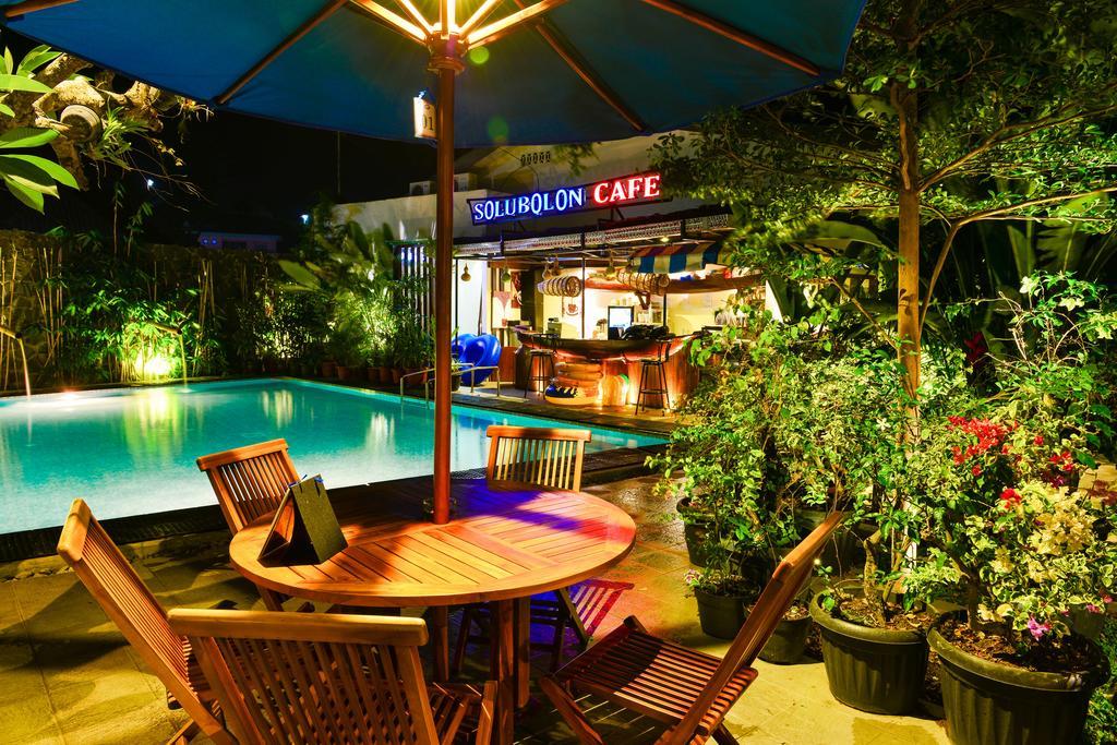 Atsari Hotel Parapat Exterior photo